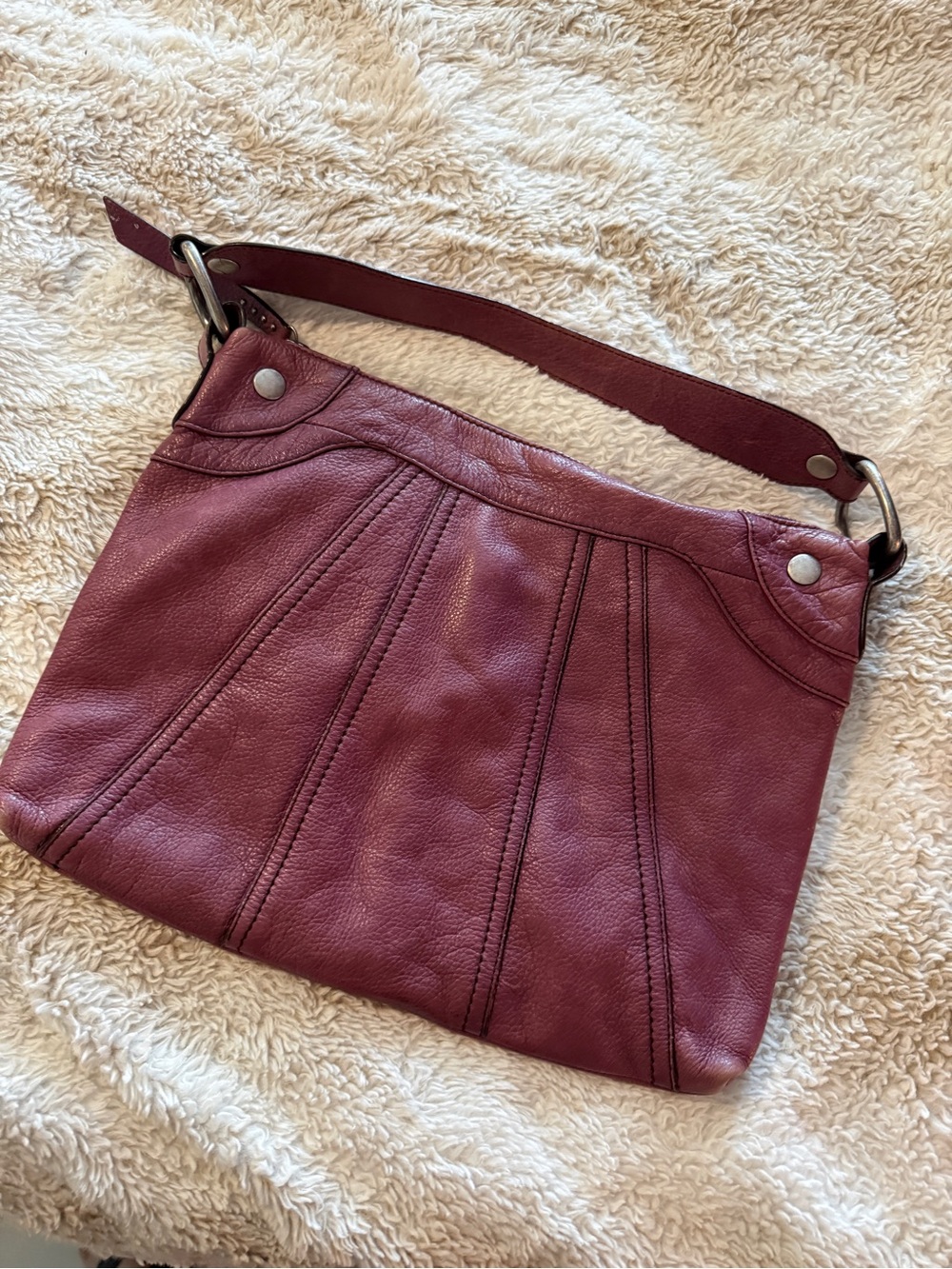 Mauve hobo leather bag